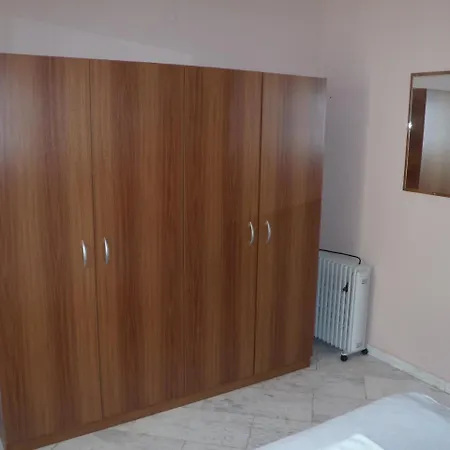 Guest Rooms, Studio 
