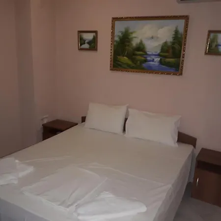 Guest Rooms, Studio 